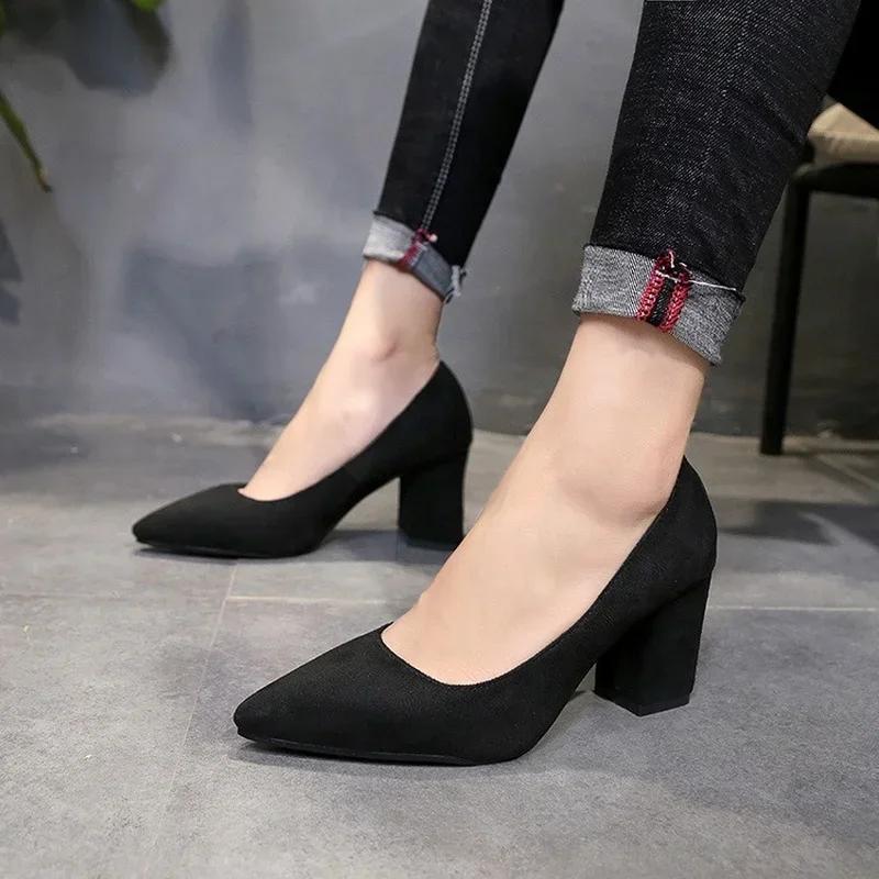 Pumps mit hohen Absätzen Neue Damenkleiderschuhe Spitzschuh Flache Schuhe Damen Dicke Absätze Modeschuhe Übergröße 43