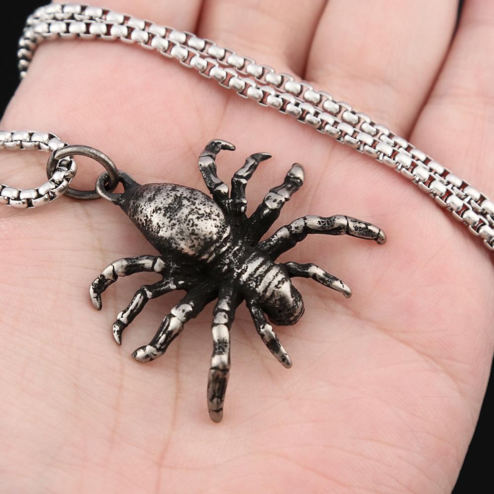 Fashion retro stainless steel spider texture pendant men's domineering personality popular jewelry titanium steel non-fading necklace