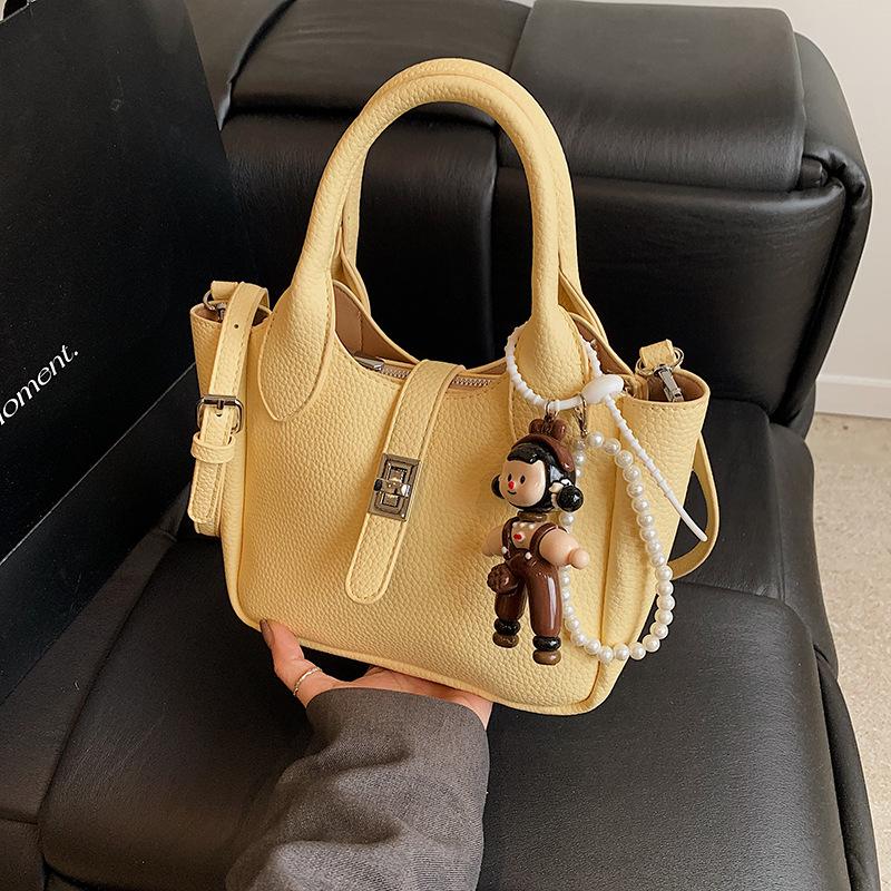 Portable Tote Bag Women's New Versatile Fashion Shoulder Underarm Bag Commuter Messenger Bag