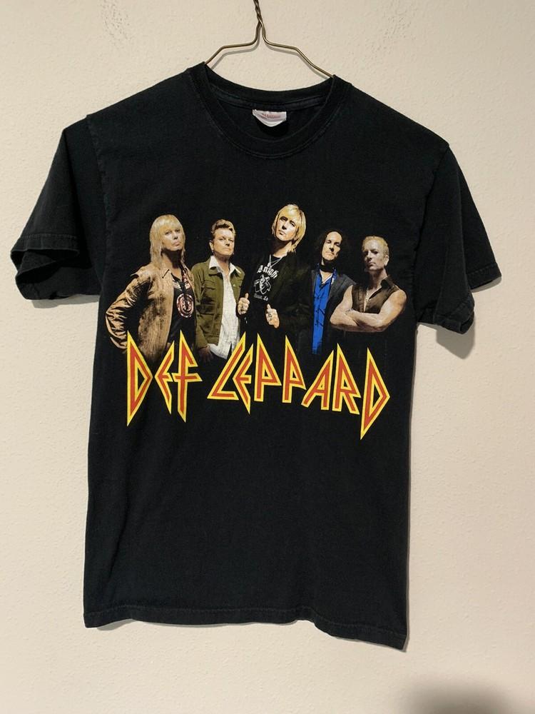 

26 2007 Def Leppard band Concert Tour T-Shirt Black Graphic Shirt Size Small Unisex T-Shirt XXXL