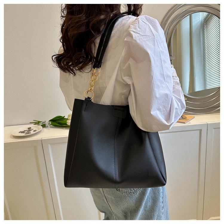 

2024 Women s Large Capacity Casual Shoulder Tote Bag - Fashionable and Simple Design Single Bag чёрный