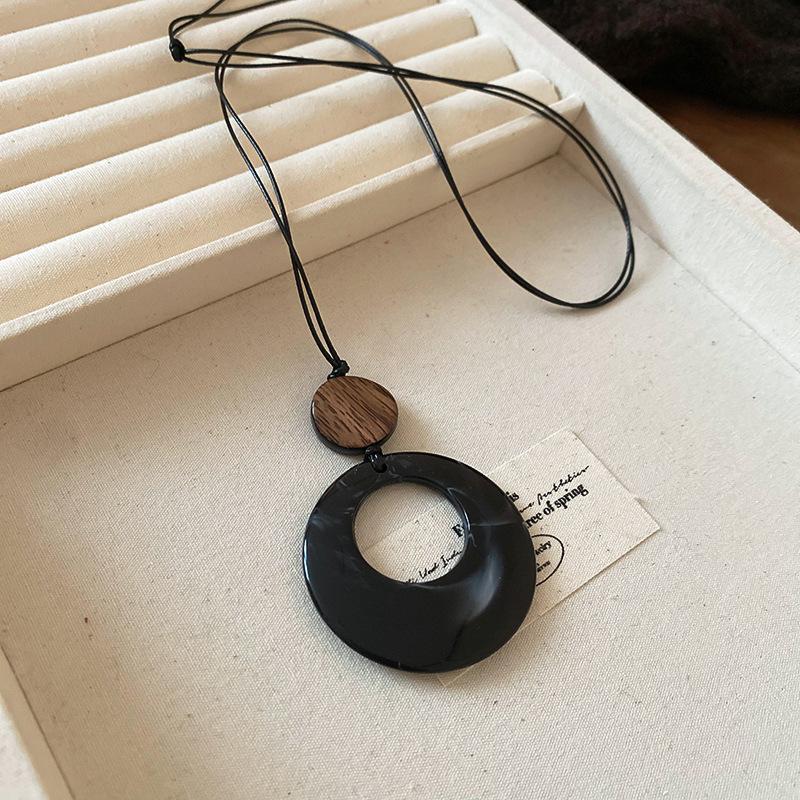 Love Pendant Necklace Internet Celebrity Fashion Versatile Sweater Chain High Sense Jewelry