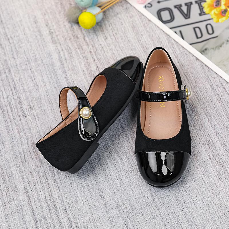 

Детская кожаная обувь для девочек, детские мокасины, дышащая школьная форма, универсальные черные мягкие туфли на липучке 26 чёрный