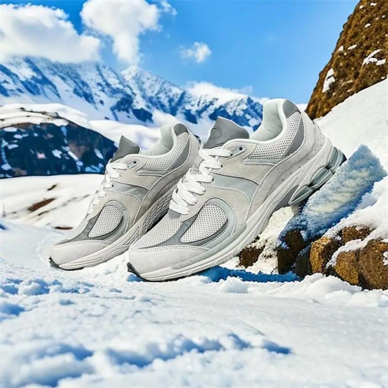 Sneakers Men Casual Breathable Couple Shoes New Sports Shoes Fashionable School Running Shoes Outdoor Skateboarding Shoes