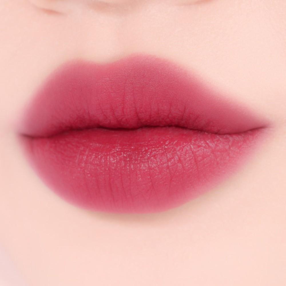

BRAYE Lipsleek 2.3г, (для губ и щек) 10 Clear