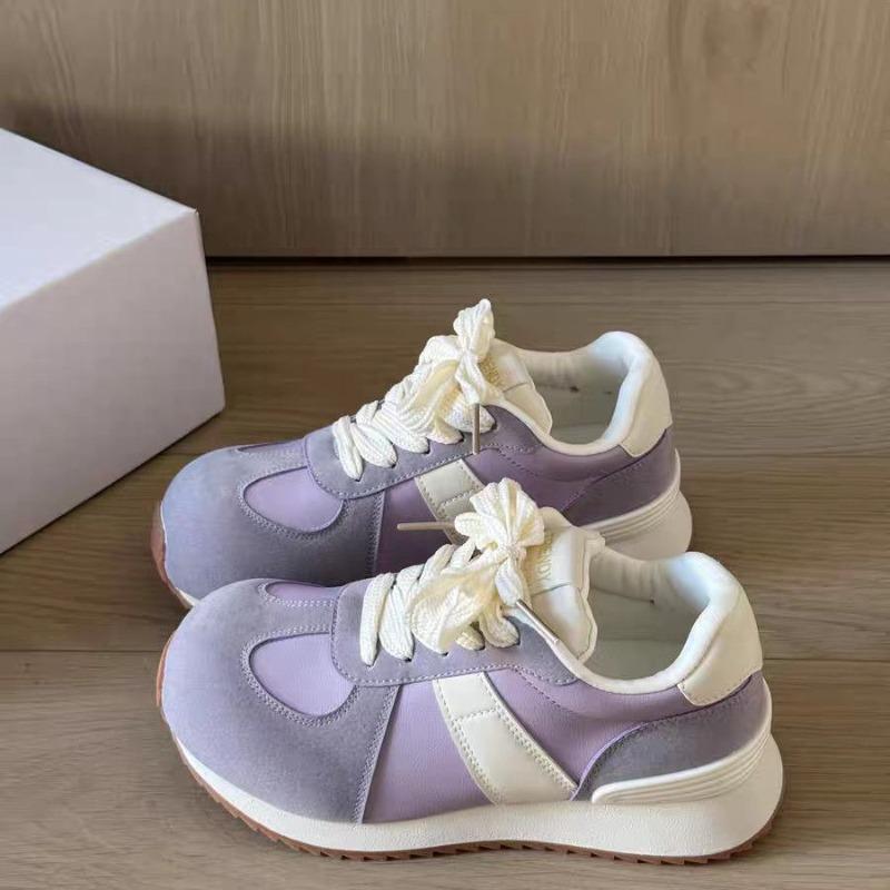 High-end soft-soled casual women's spring new flat-bottomed fashion versatile lightweight sports shoes
