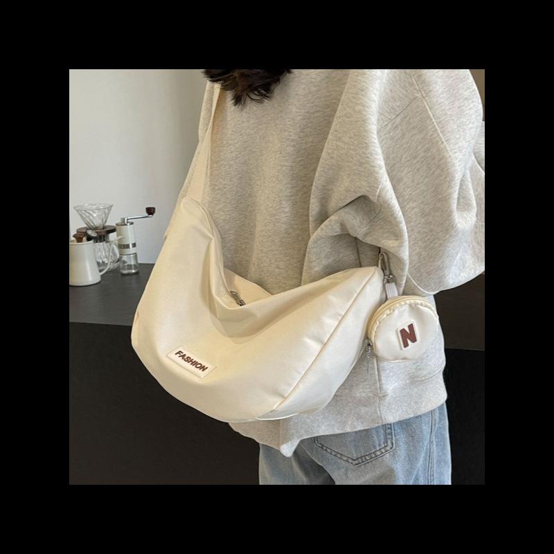 New casual large-capacity solid color fashionable versatile shoulder nylon waterproof student commuting ladies messenger bag