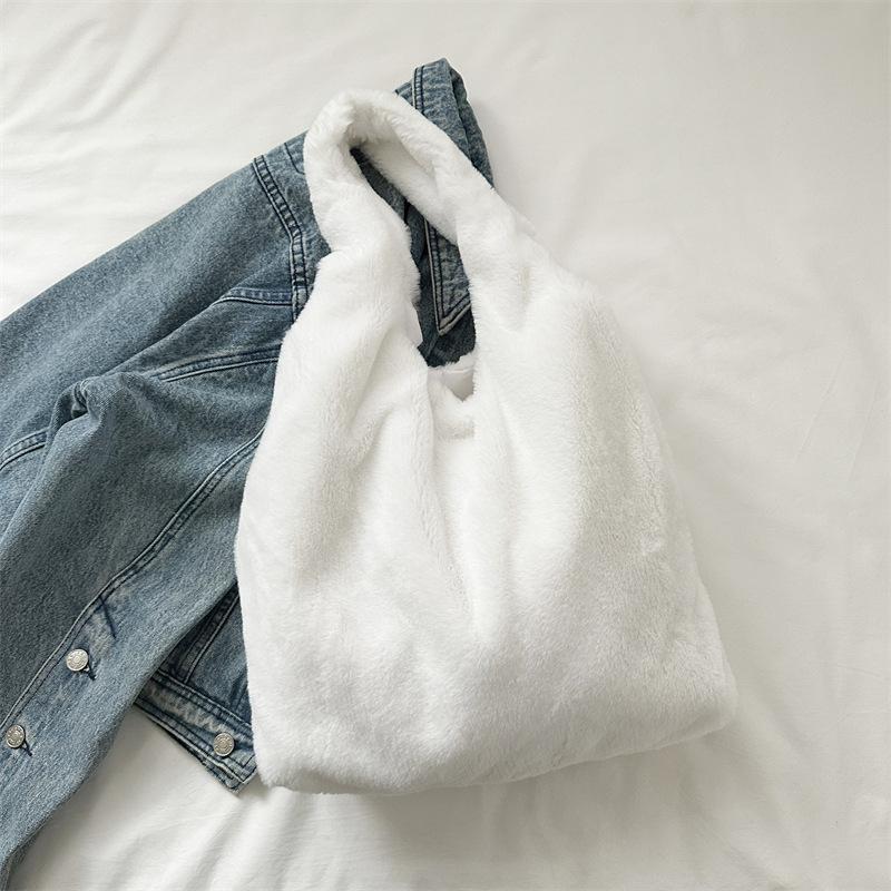 Populární velkokapacitní taška tote pro dojíždění podzimní nová plyšová studentská taška přes rameno dámská taška