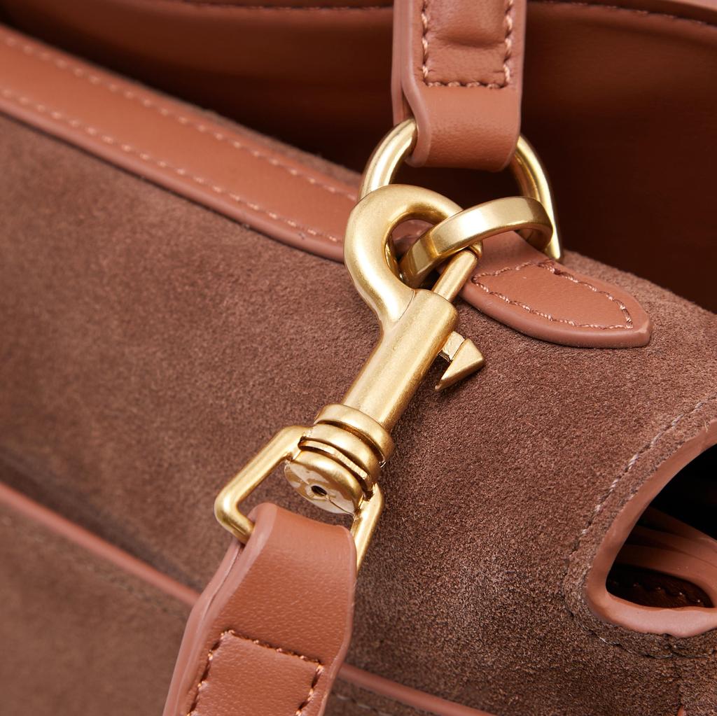 2025 New Matte Leather Tote Bag Large Capacity Commuter Leisure Underarm Bag Fashion Versatile Handbag