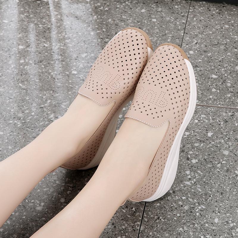Large Size Hollow Thick-soled Muffin Shoes for Women's Spring and Autumn New Middle-aged Mother Single Shoes Increase In Height, Soft Sole, and a H