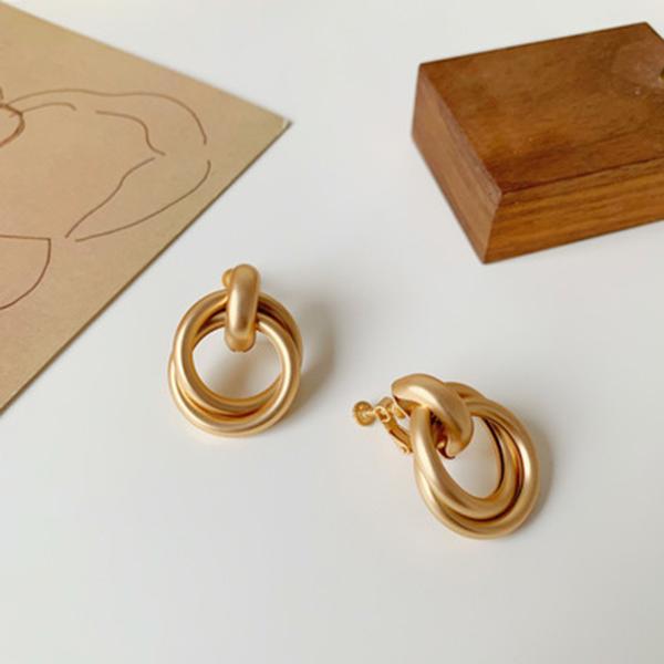 Trendige koreanische minimalistische Statement-Clip-Ohrringe Schmuck Elegante goldfarbene geometrische Clip-Ohrringe ohne Piercing für Damen