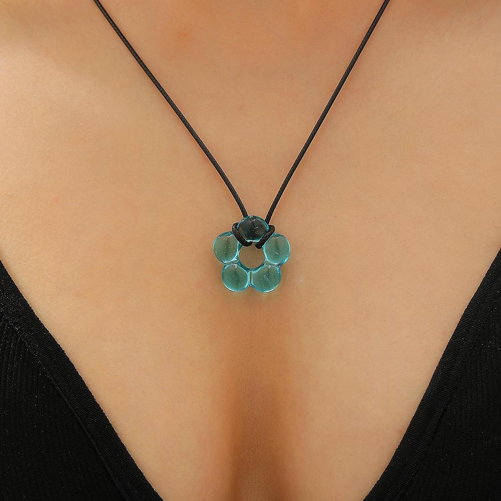 Retro Minimalist Fashion Free Knotting Flower Pendant Wax Thread Necklace Clavicle Chain