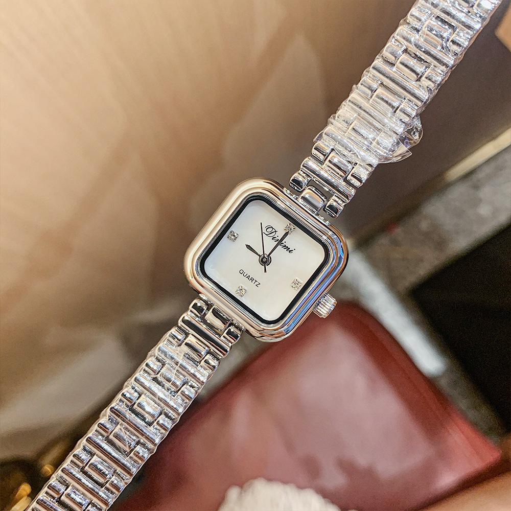 

Женские часы с перламутровым темпераментом, модные ретро-часы небольшого размера, простые кварцевые часы со стальным браслетом