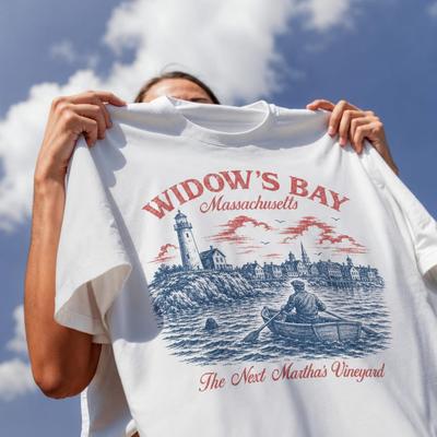 Camiseta Gráfica Retro de la Serie de Televisión Bahía de la Viuda Massachusetts