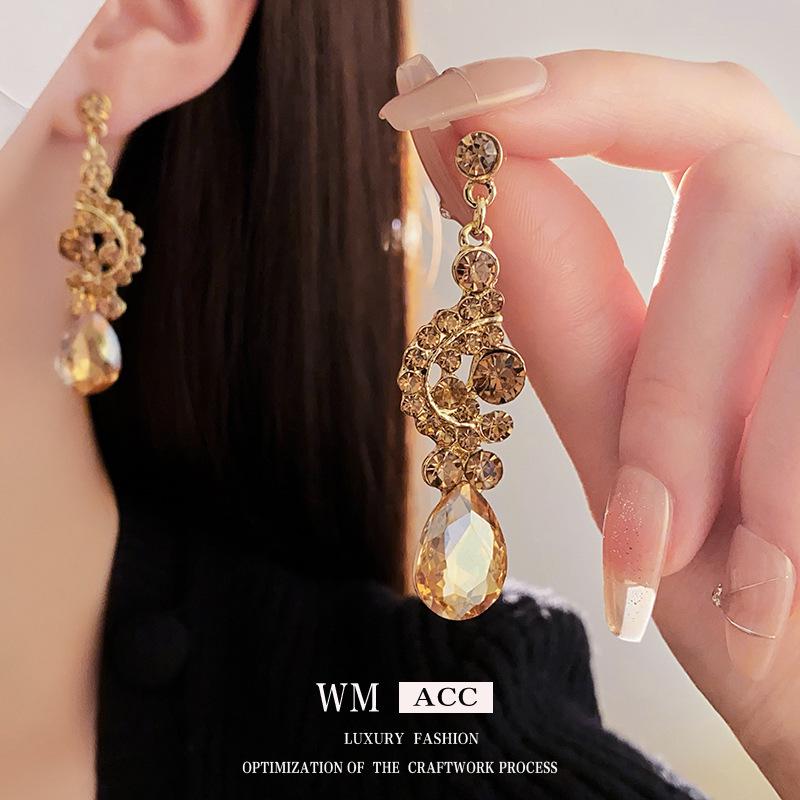 Elegant French Inlaid Diamond Teardrop Pendant Necklace