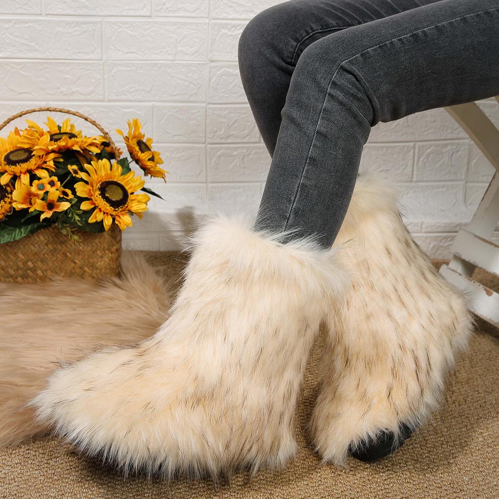 New Winter Fur Onepiece Raccoon Fur Female Snow Boots Fur Shoes Outdoor Mid Leg Boots