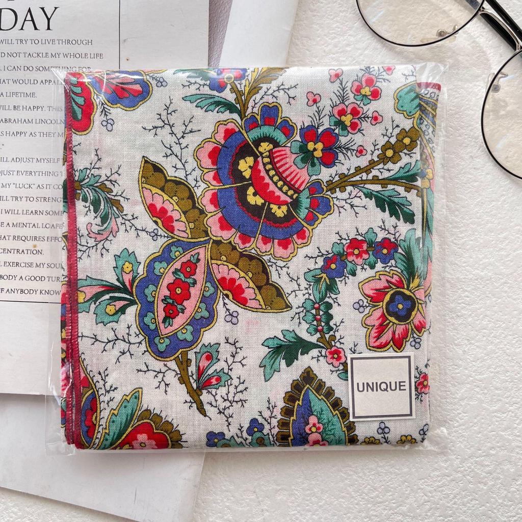 Korean Style Retro Floral Cotton-Linen Scarf: Exquisite Autumn/Winter Silk Square for Women