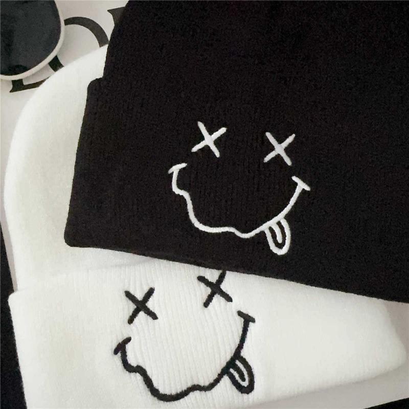 Niedliche und lustige lächelnde Strickmütze für Herbst und Winter, personalisiert und vielseitig, warme und ohrenschützende Wollmütze