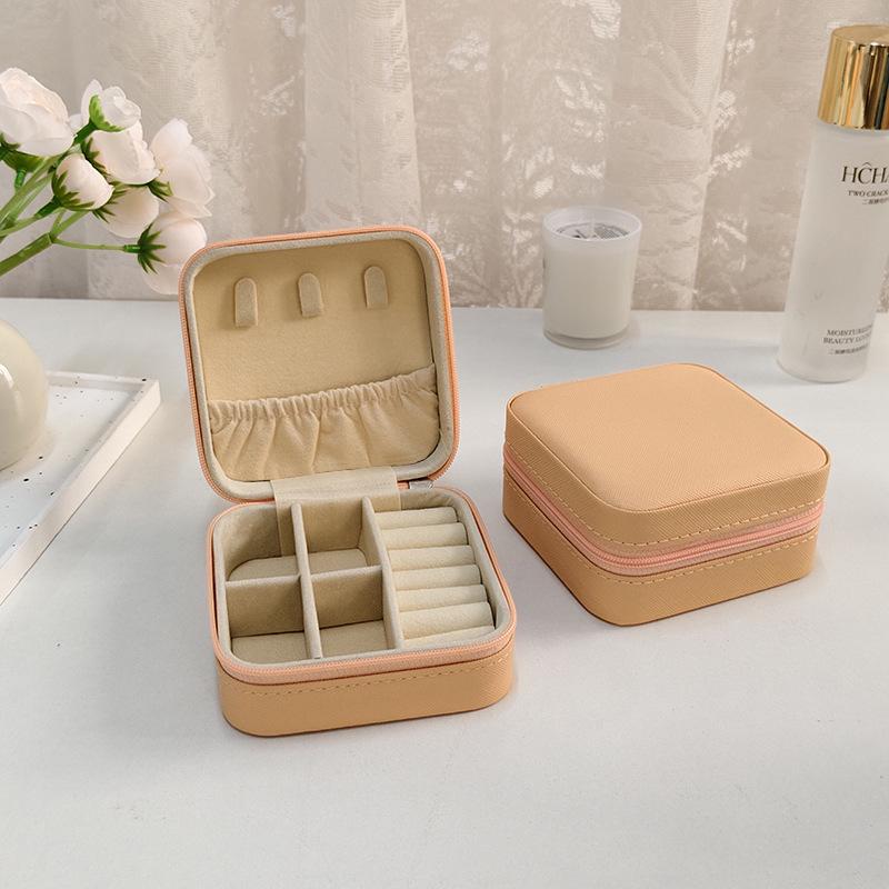 Kompaktes Schmuck-Reiseetui: Mini Aufbewahrung für Ohrringe, Halsketten, Ringe