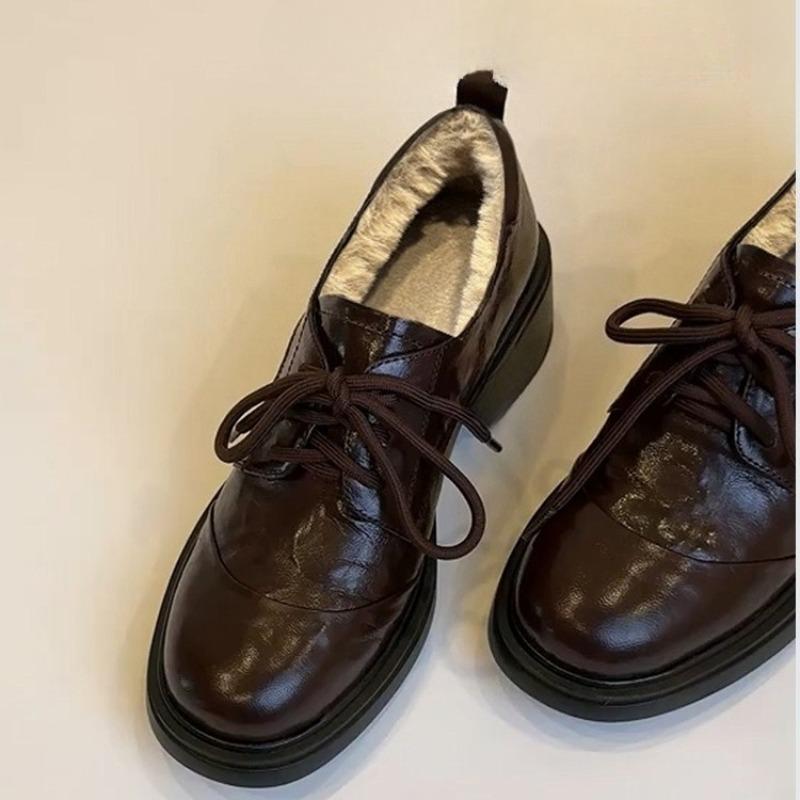 Новые женские кожаные ботинки на шнуровке с круглым носком утепленные универсальные на массивном каблуке 40 коричневый 2060₽