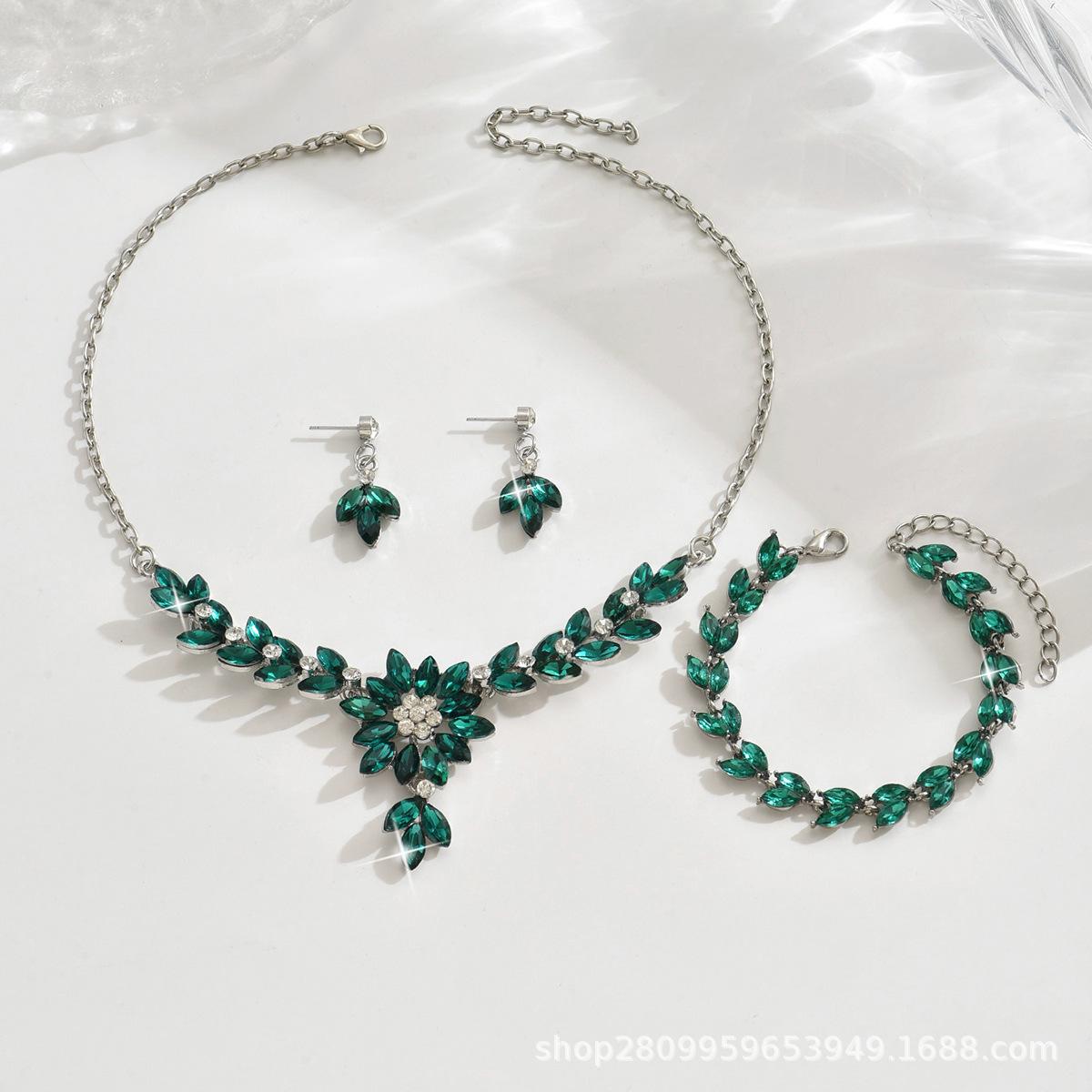 

Goods Necklace Earrings Bracelet Crystal Glass Alloy Dress Accessories Women s Jewelry Set 2454 зелений