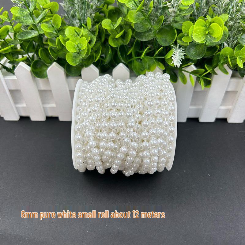 Svatební řetízek z imitovaných perel pro dekoraci a aranžmá scény