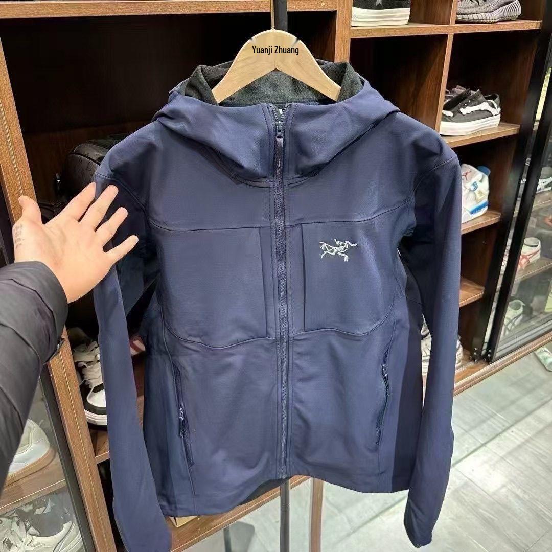 

Унісекс чорна софтшелл куртка: Тонкий фліс, вітро- та водонепроникний, ідеально підходить для весняного/осіннього верхнього одягу для активного відпочинку L (110-125 jin) темно-синього кольору