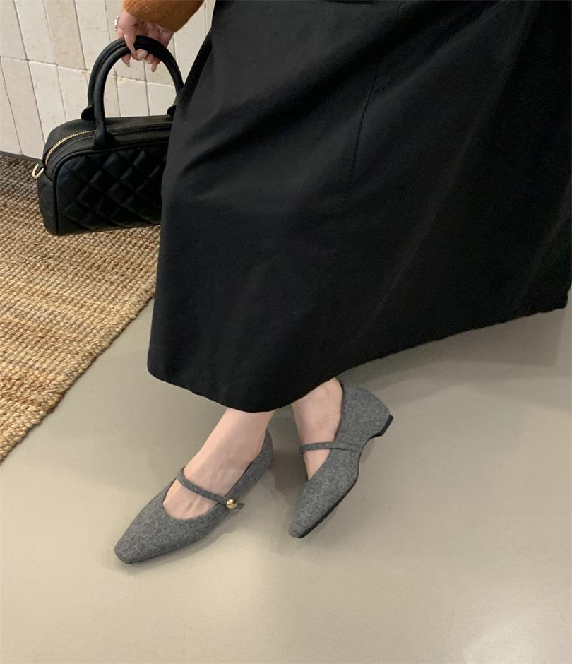 Retro woolen light-mouth flat-soled single shoes for women's autumn and winter 2025 new soft-soled one-word with square head Mary Jane shoes
