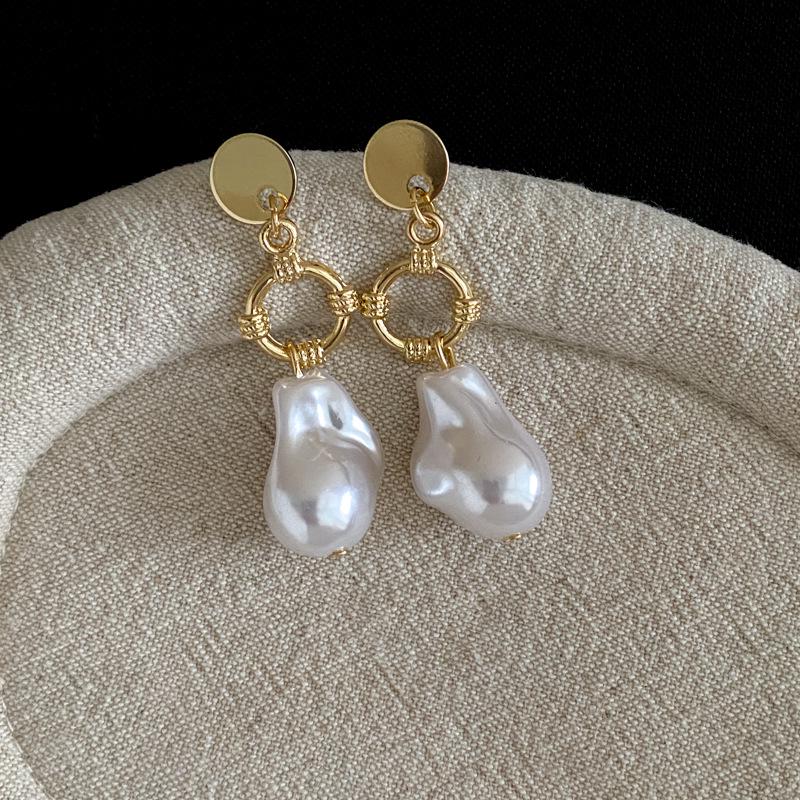 Silver Needle French Retro Irregular Pearl Earrings - Fashionable & Unique Women's Luxury Ear Jewelry