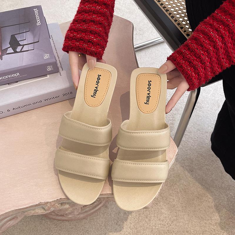 

Женские водонепроницаемые нескользящие тапочки в стиле интернет-знаменитостей — идеально подходят для ношения на открытом воздухе, в качестве весенних и летних пляжных сандалий. Size 35 (order one size up) абрикосовый