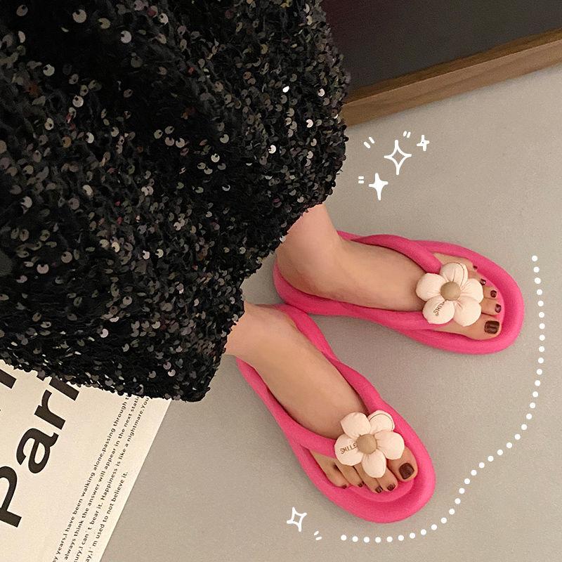 Soft Woman Slippers Cute Summer Shoes for Women 2024 Kawaii Sandals Bathroom Flip Flops Slides On Beach Thick Platform Unique W