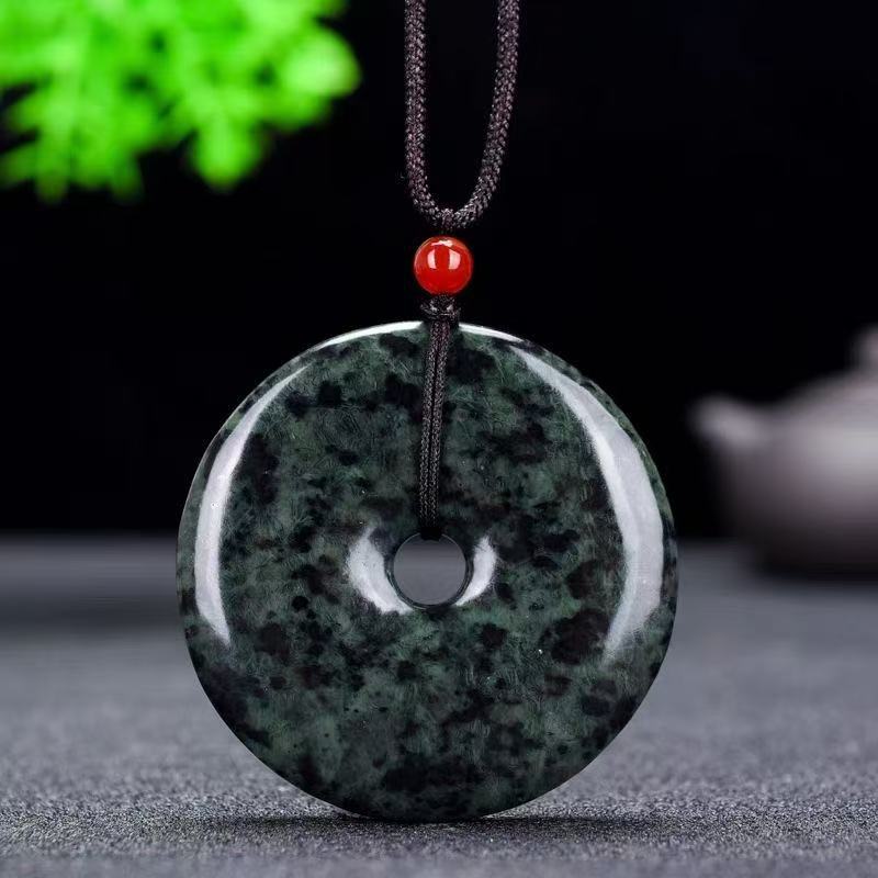 Pendant Natural Transparent Green Tibetan Medicine Safety Buckle Magnetic Safety Buckle Dark Green Snake Pattern Necklace