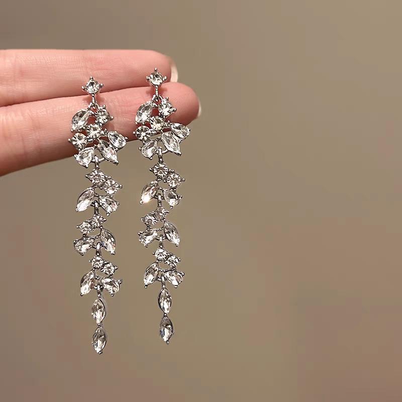 Silver Needle Rhinestone Tassel Earrings - European & American Style Geometric Water Drop Studs, Luxurious & Fashionable Exquisite Accessories.