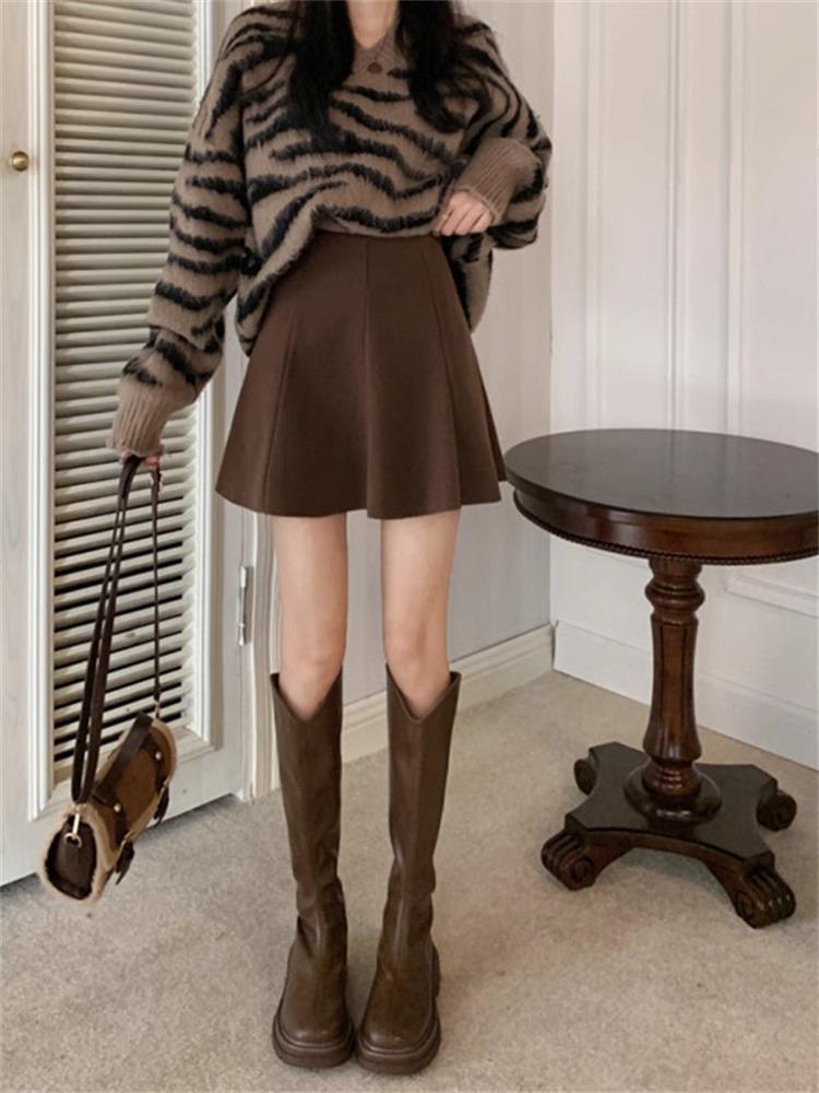 Plus Size Women's Slimming Wool A-line High Waist Pleated Skirt for Autumn