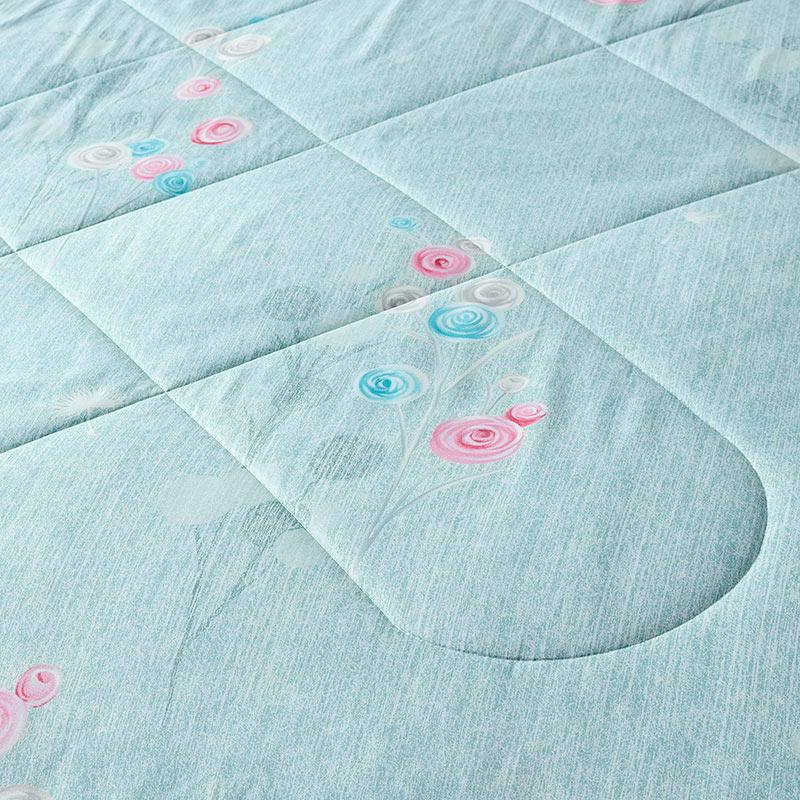 LUOLAI Sweet Whisper Summer Quilt