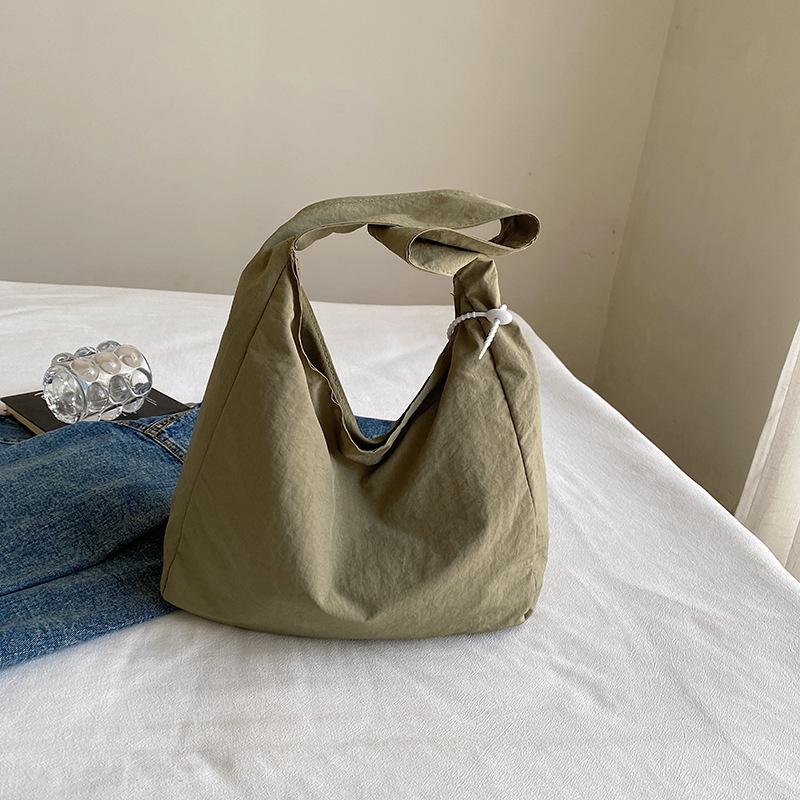 

Сумка мягкой формы большой вместимости, женская новая летняя рабочая сумка на плечо/подмышку 2025, повседневная сумка-тоут зелёный