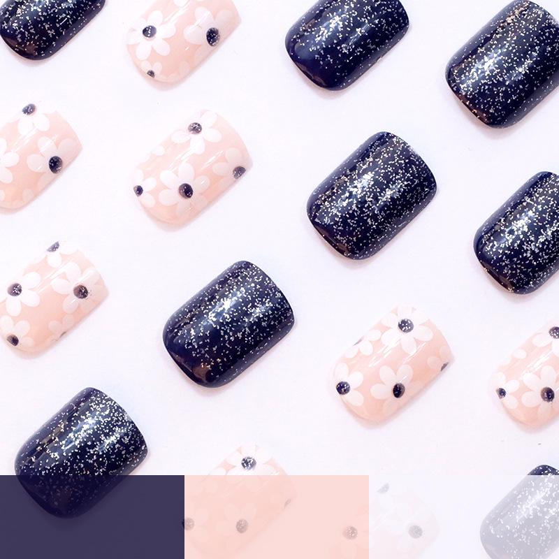 24-teilige kurz-quadratische Nägel mit Blumendesign - Frischer europäischer & amerikanischer Stil, tragbare Nagelkunst