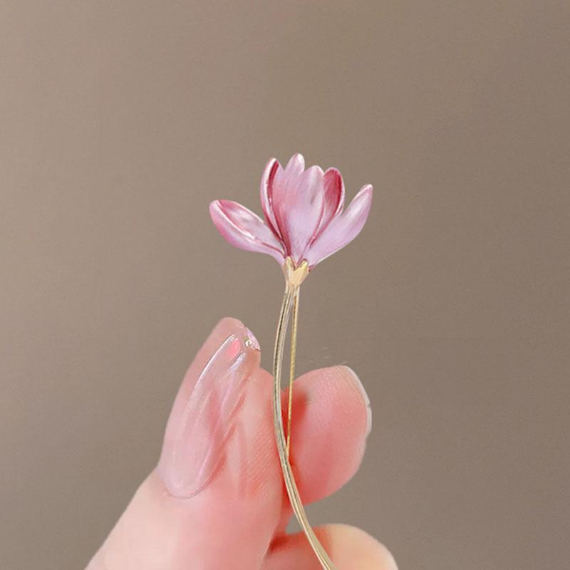 Exquisite Brooches for Women Elegant Lotus Flower Metal Badges Brooches Casual Office Pins Suit Jewelry