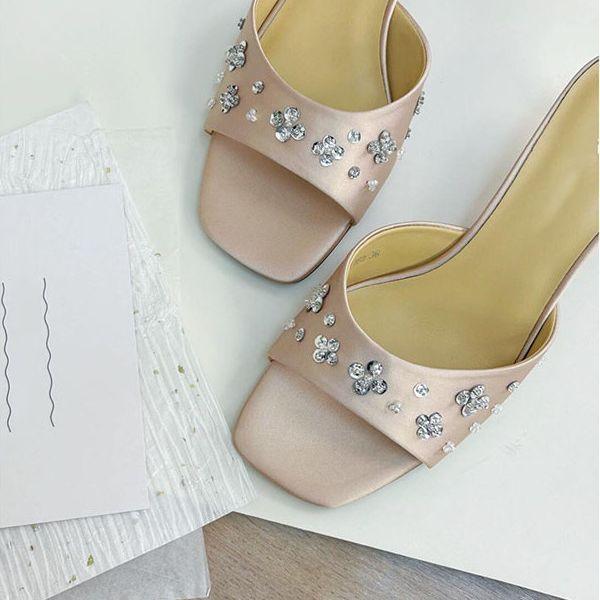 Pointed celebrity wind 2025 spring and summer new rhinestone toe slippers women's wear thin heel square head French word sandals