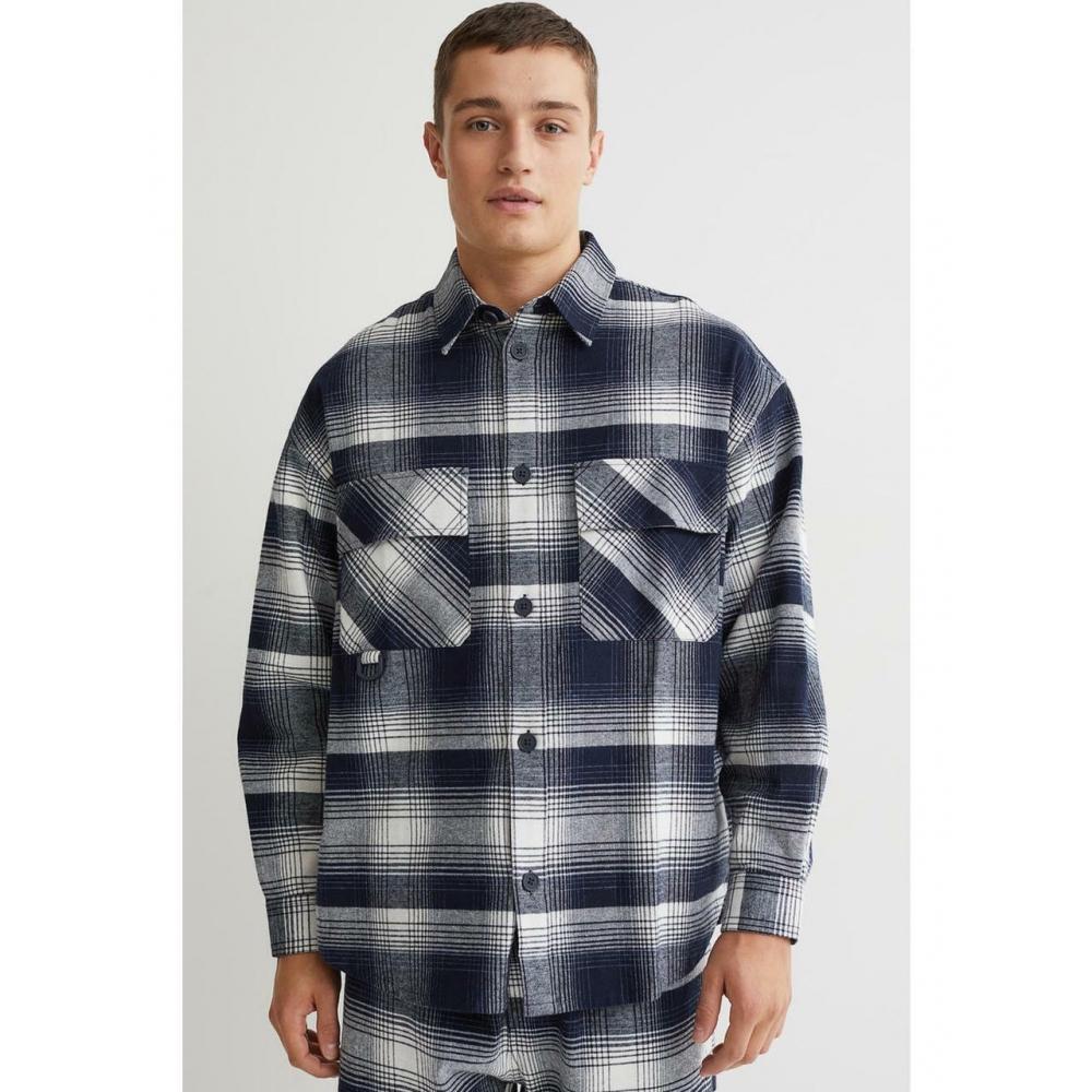 

Твиловая рубашка HM Oversized в темно-синюю клетку 1026865001
