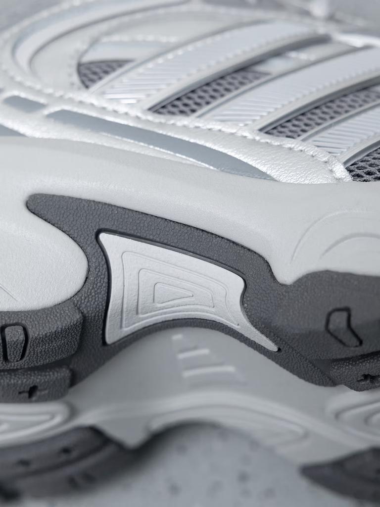 Adidas „Abendschuhe“ SHADOW FEVER Dämpfungs- und Rebound-Schuhe KK3778