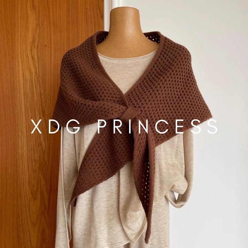 Export to Korea! Stacked wear artifact autumn and winter wool hollowed-out triangular shawl women lazy perforated cross outer scarf