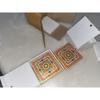 Intrikat Floral Painted Marble Chowki (10,2 cm x 10,2 cm x 2,55 cm, sett med 2, flerfarget)