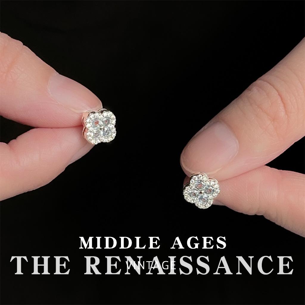 

Slight zircon aquamarine stud earrings French four-leaf flower fashion commuter earrings