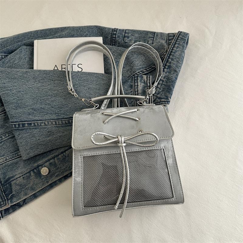 

Новая японская кремовая сумка для боли Маленькая и средняя вместимость еды Ежедневная милая Большая вместимость Повседневная на плечо Кроссбоди Женская серебряный