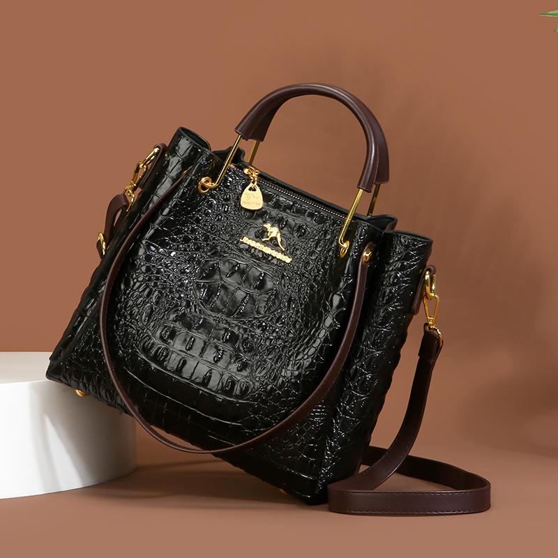 This Handbag Is A High-end, Fashionable and Elegant Single-shoulder Tote Bag for Commuting Casually