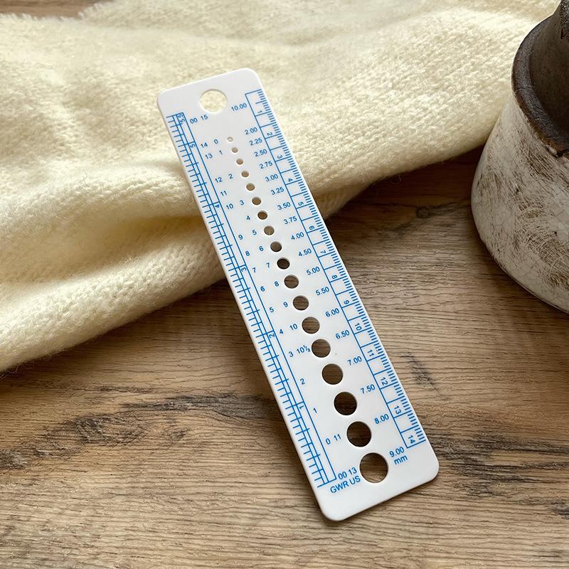 White Knitting Needle Measuring Tool Knitting Accessories Needle Gauge Inch Sewing Ruler Tool CM 2-10mm Size Measure Sewing Tool