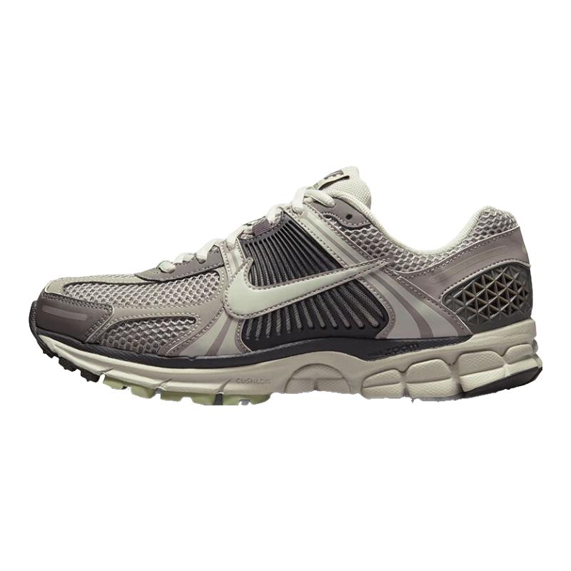Scarpe da ginnastica Nike Zoom Vomero 5 cm