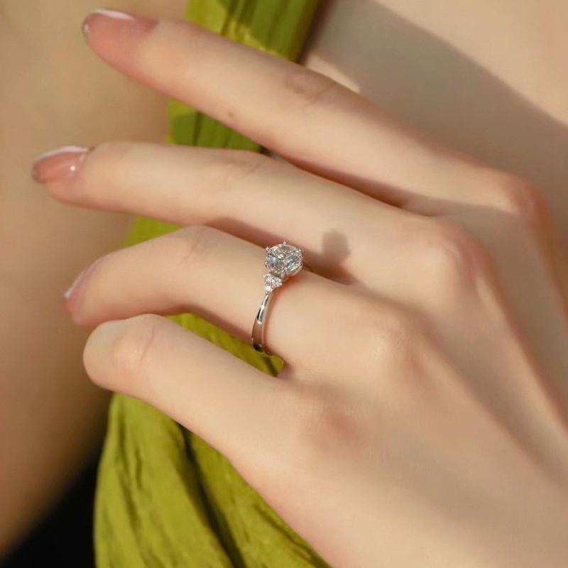 Six Prong 1 Carat Moissanite Rings High Quality Workmanship 925 Sterling Silver Delicate Girls Gift GRA Certified Ring