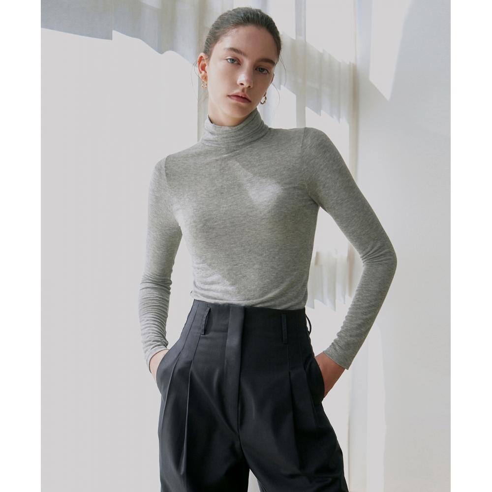 

NICKNICOLE Soft Turtleneck Slim TopGray
